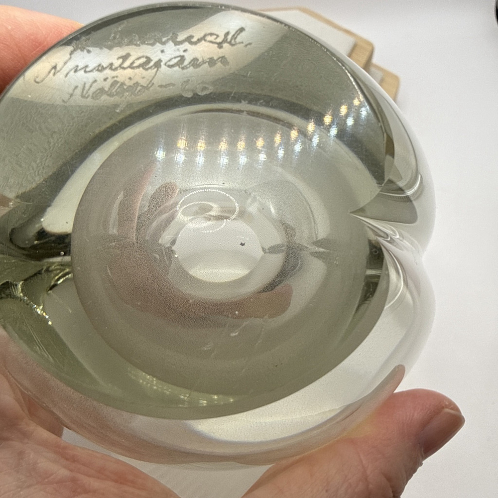 Vtg. MCM "Usva" art glass vase by Kaj Franck for Nuutajärvi Notsjö, Finland 5” - Picture 10 of 14